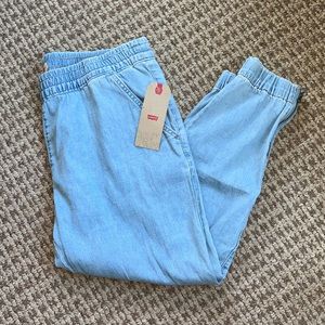 Levi’s Jogger Jeans